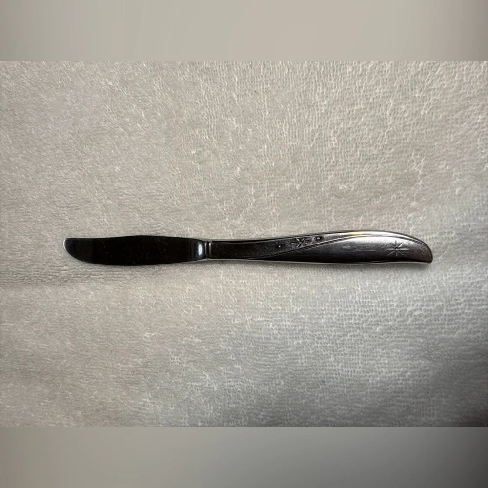 Stainless Steel Star-Accent Butter Knife - Silver
